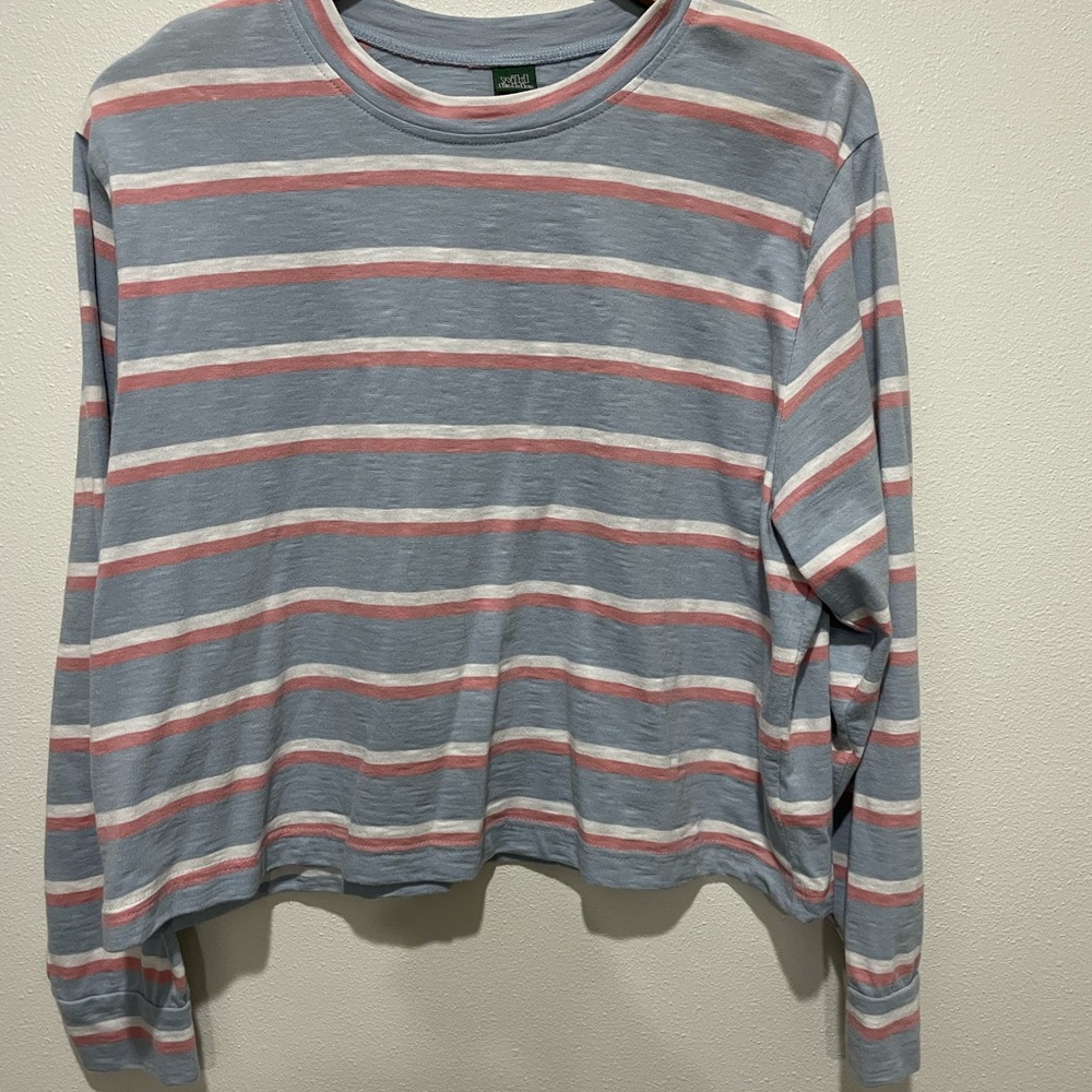 Wild fable cropped shirt